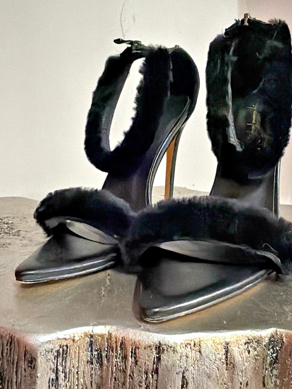 Windsor Feeling Extra Faux Fur Stiletto Heel Black Heels